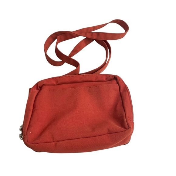 Baggallini crossbody Red with Orange interior - Picture 2 of 14